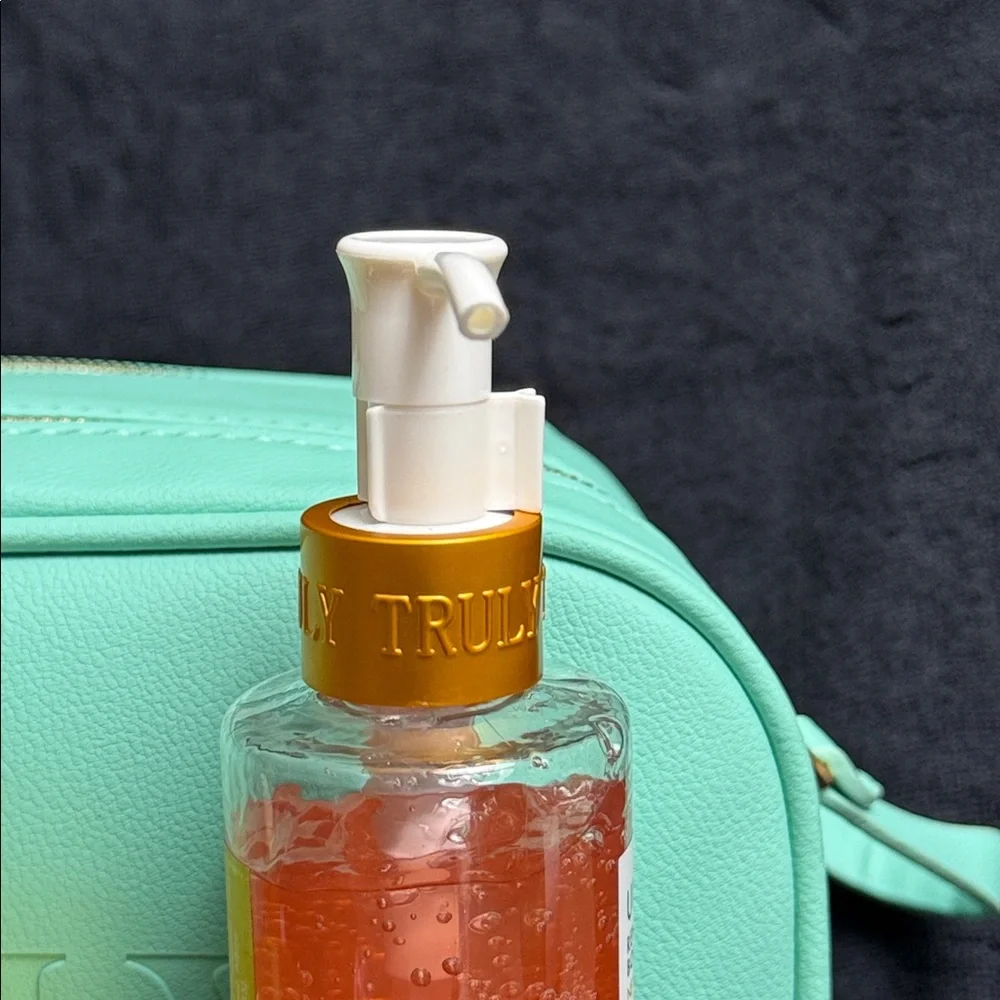 TRULY Unicorn Fruit Skincare Set with Truly case - NEW! - Picture 3 of 4